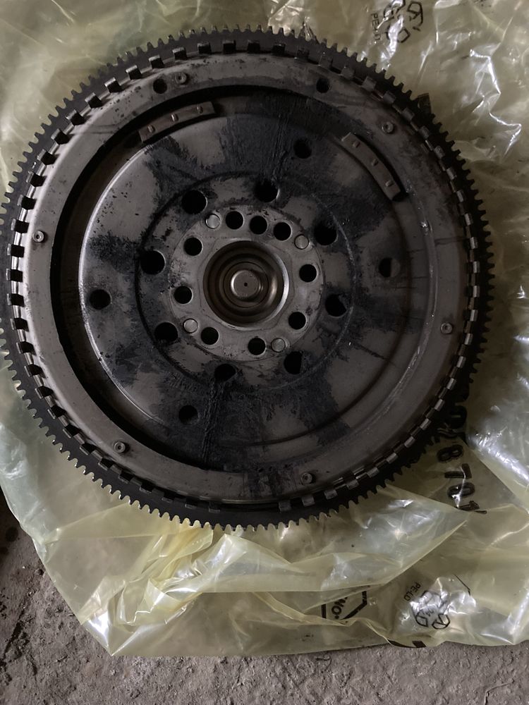Продам!Маховик на мерседес W211