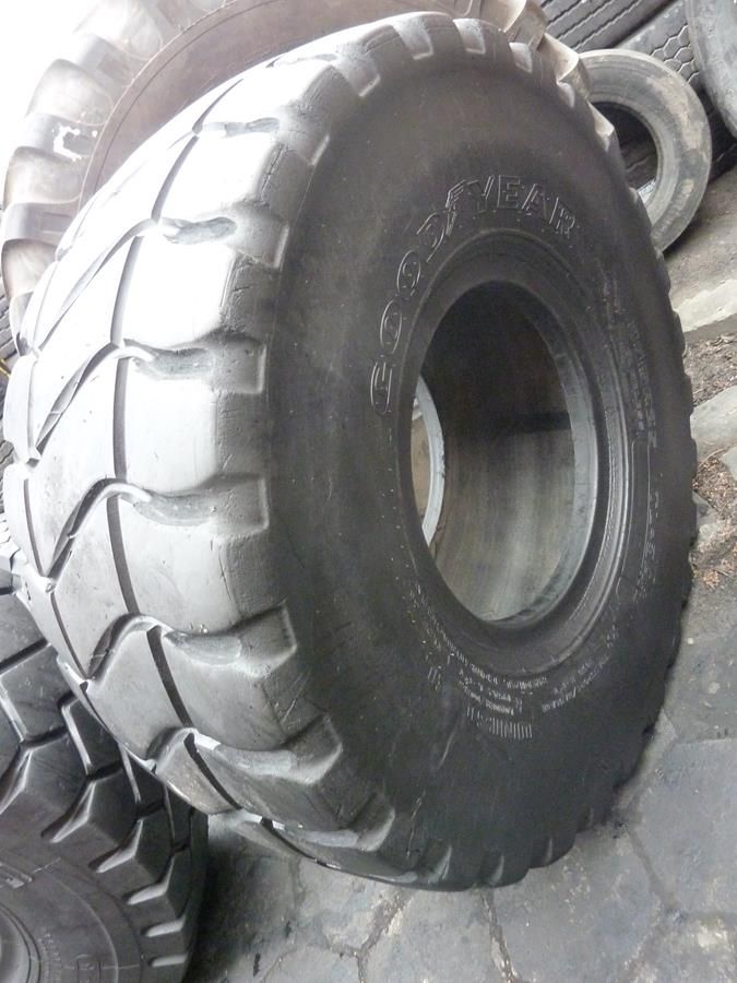 Opona używana przemysłowa 23.5R25 GOODYEAR TL3A+; 2700zł W3127