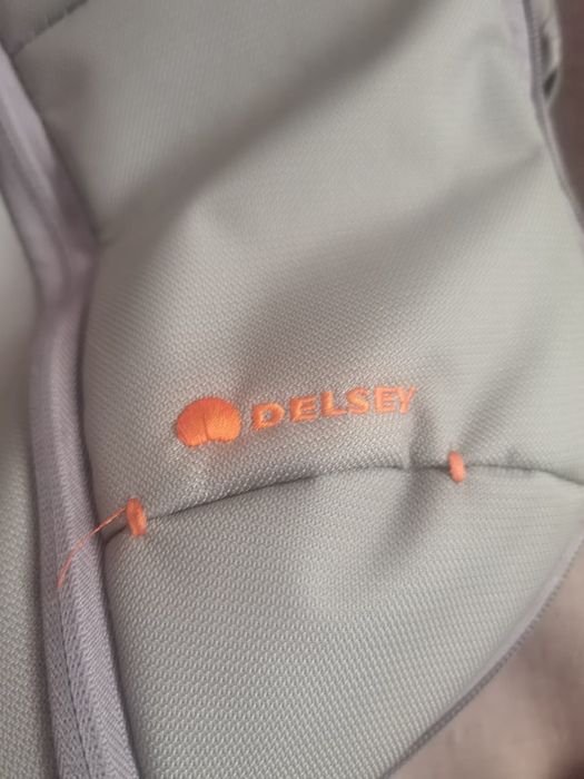 2 malas Delsey com expansão, 2 rodas e oferta de saco de viagem