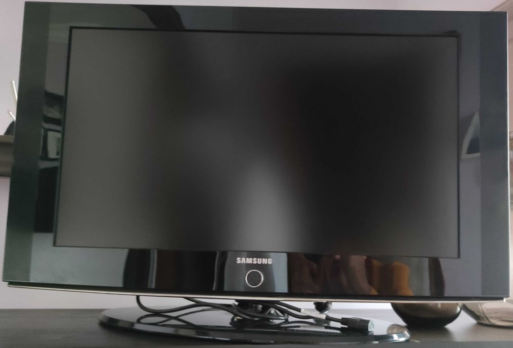 TV Samsung 32'' funcional (entradas HDMI avariadas)