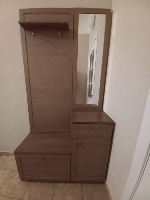 Меблі для передпокою