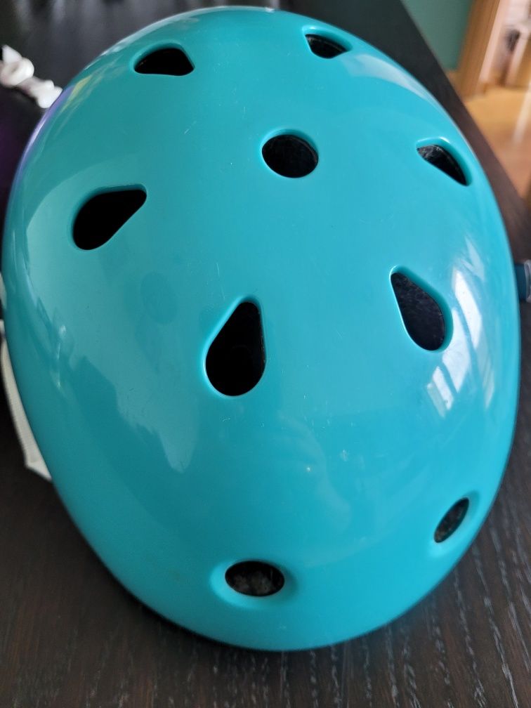 Kask na rower/rolki/hulajnogę firmy Oxelo Dekathlon