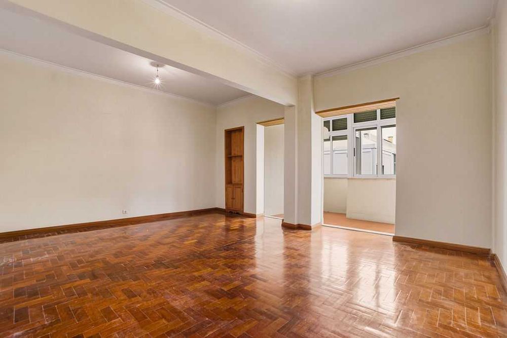 Apartamento t3 - Linda a Velha - 1º Andar sem Elevador