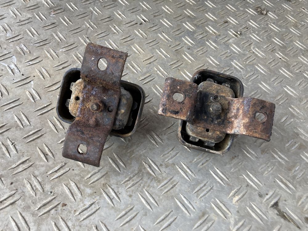 Suzuki samurai poduszki pod silnik