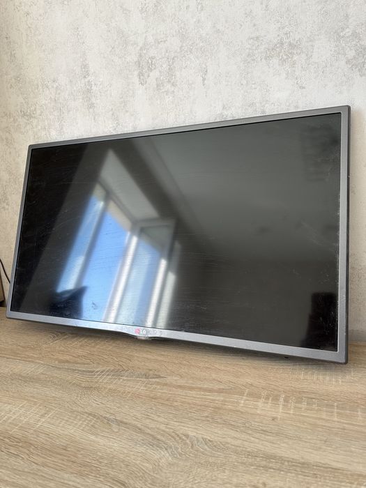 Телевізор LG 32LB563U