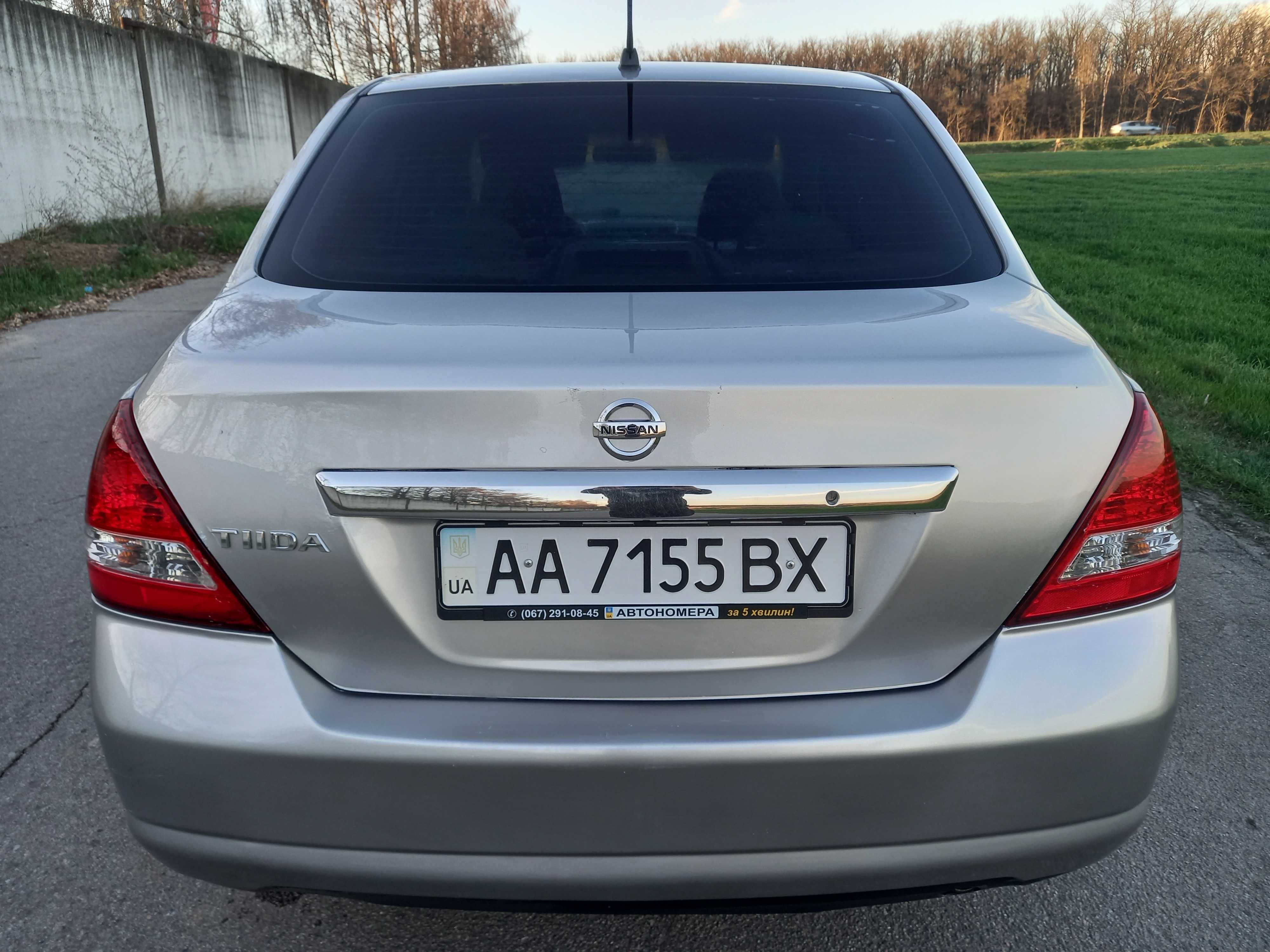 Nissan Tiida 1.6 AUTOMATIC