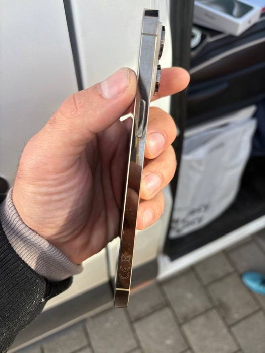 Продам свій 14 про макс. Iphone 14 pro max