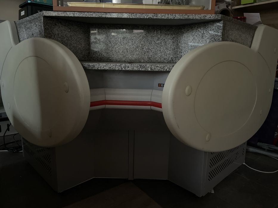 Narożny blat z granitu do łaczenia lad chlodniczych