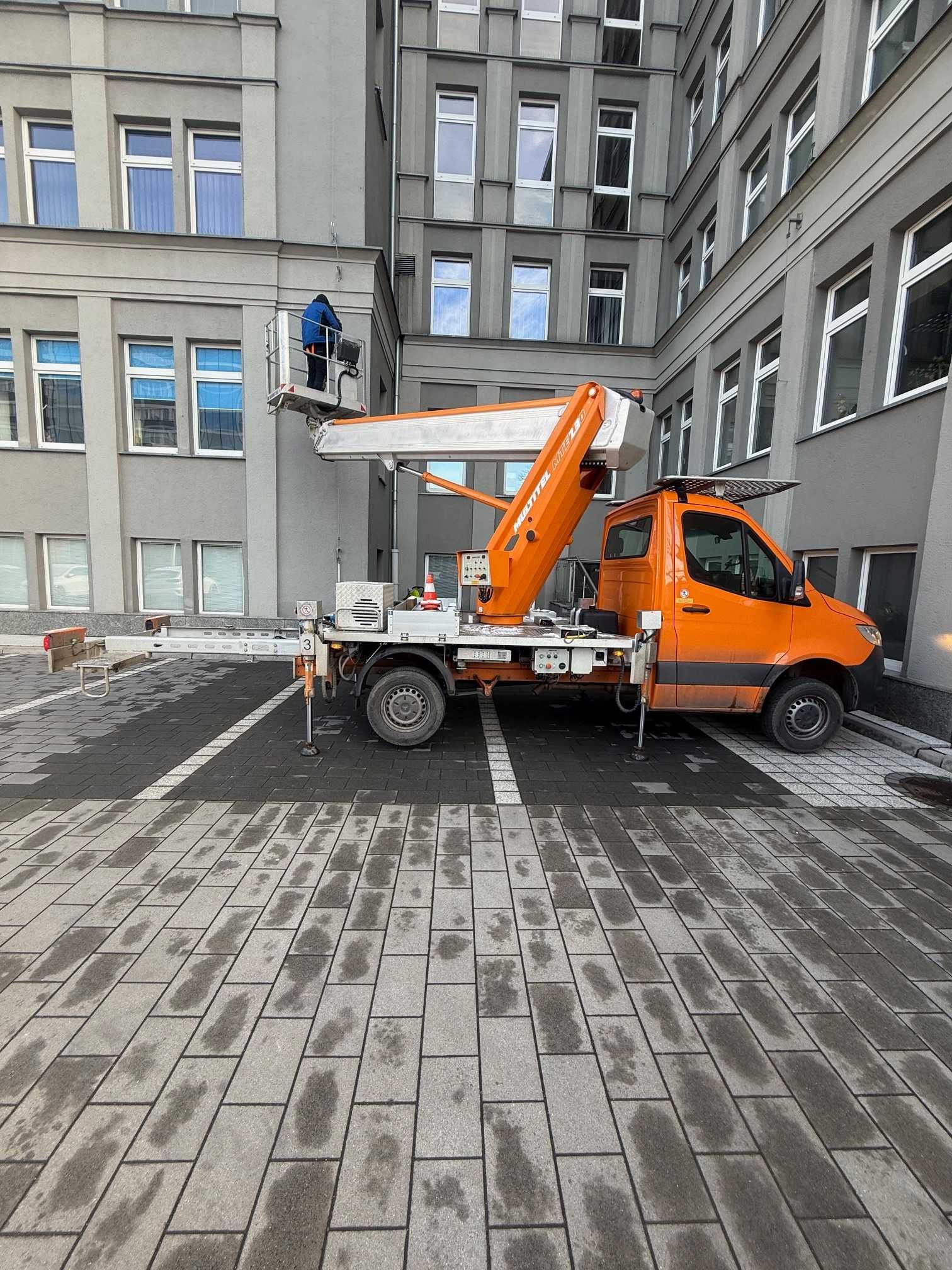 Zwyżka podnośnik koszowy wynajem naprawa dachu wycinka przycinka drzew