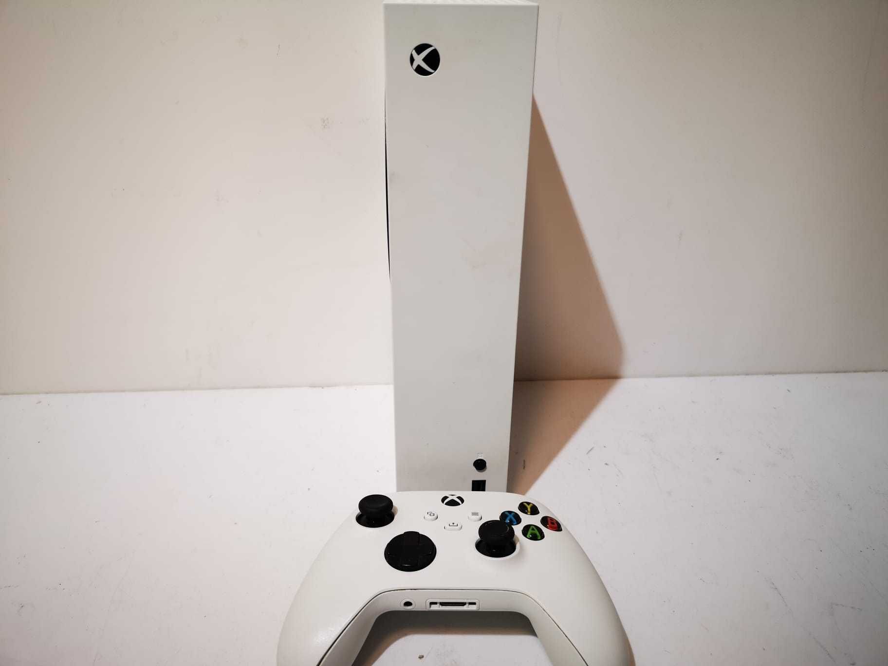 konsola MICROSOFT XBOX SERIES S model: 1183 + pad