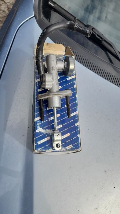 Главный целиндр сцепления КіА SORENTO 1