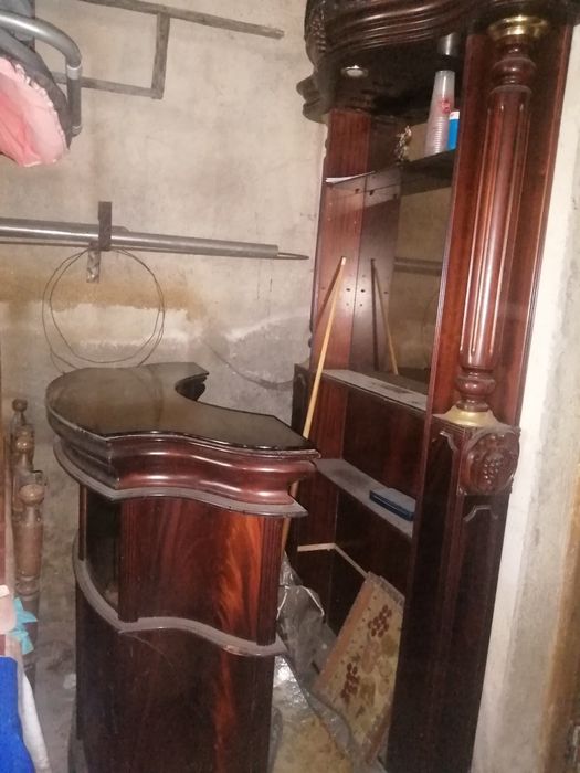 Bar de madeira de cerejeira