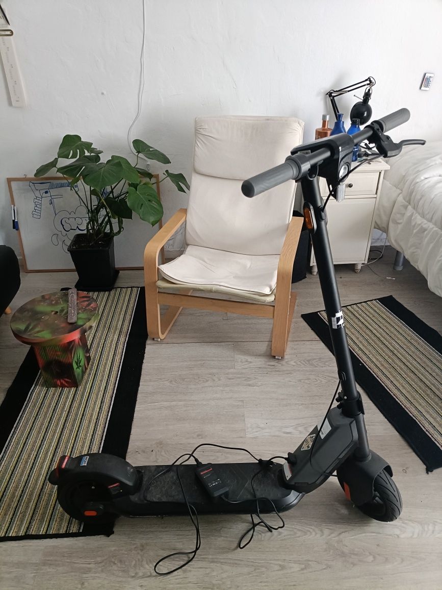 NIU KQi1 Pro Electric Kick Scooter 
150€