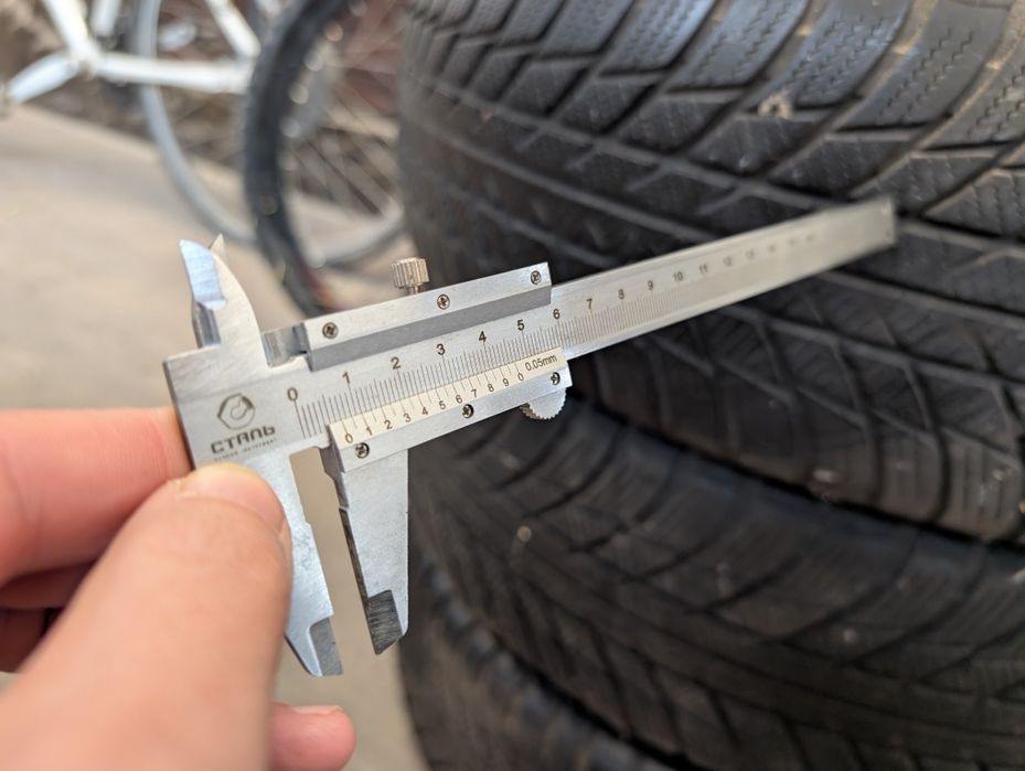 4 шт. 205/55 R17 Bridgestone Blizzak LM001 зимові шини бу
2021 рік
В г