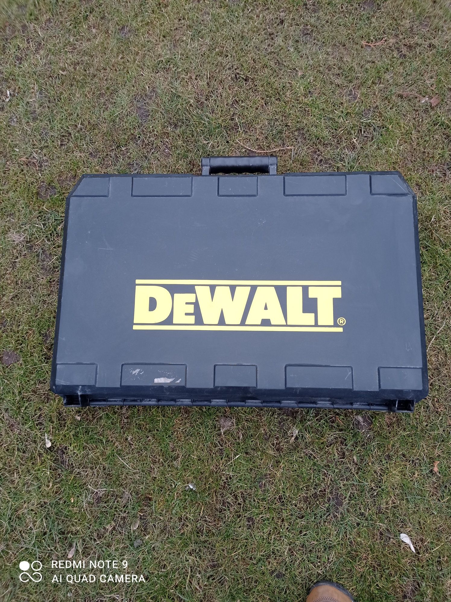 Dewalt odsysacz do młotowiertarki D25315K