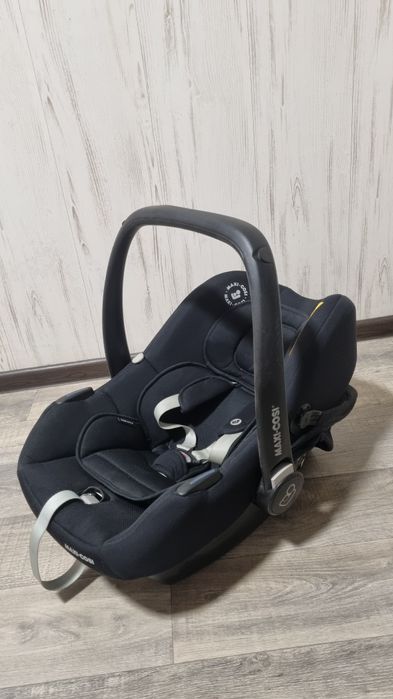 Автокрісло автолюлька Maxi-cosi FamilyFix2