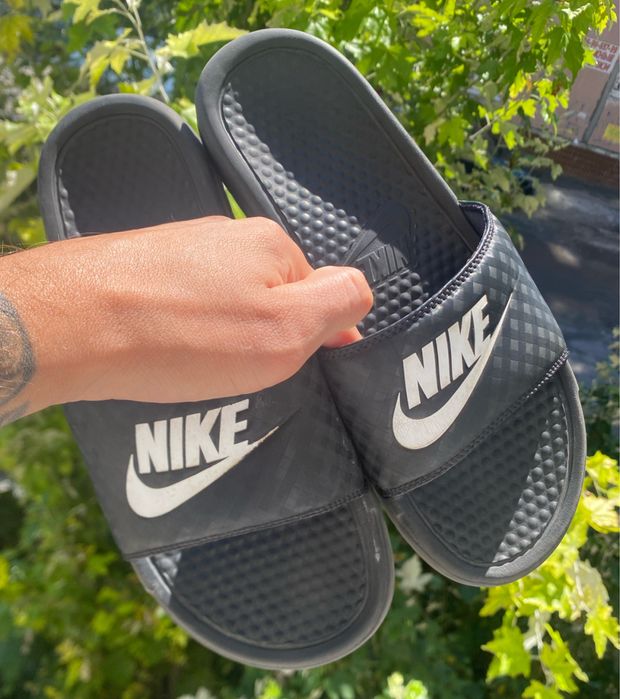 Шлепки бренда Найк