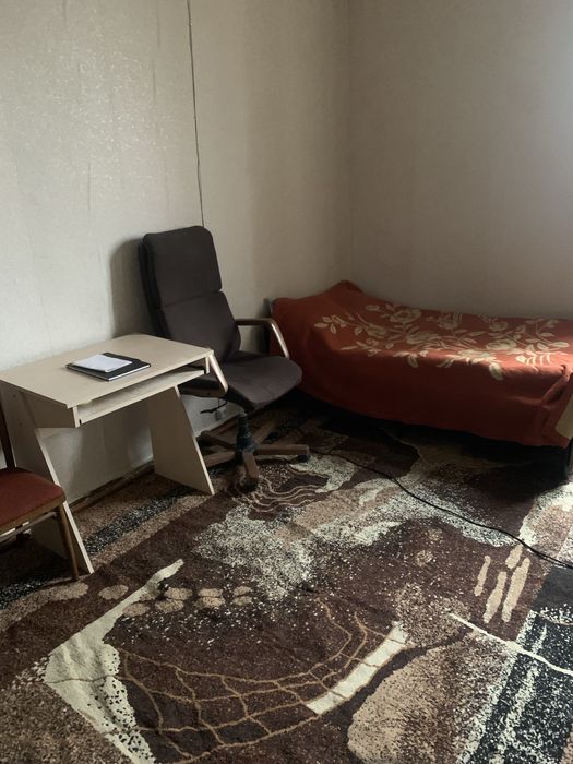 Продам в центре две комнаты в комуне