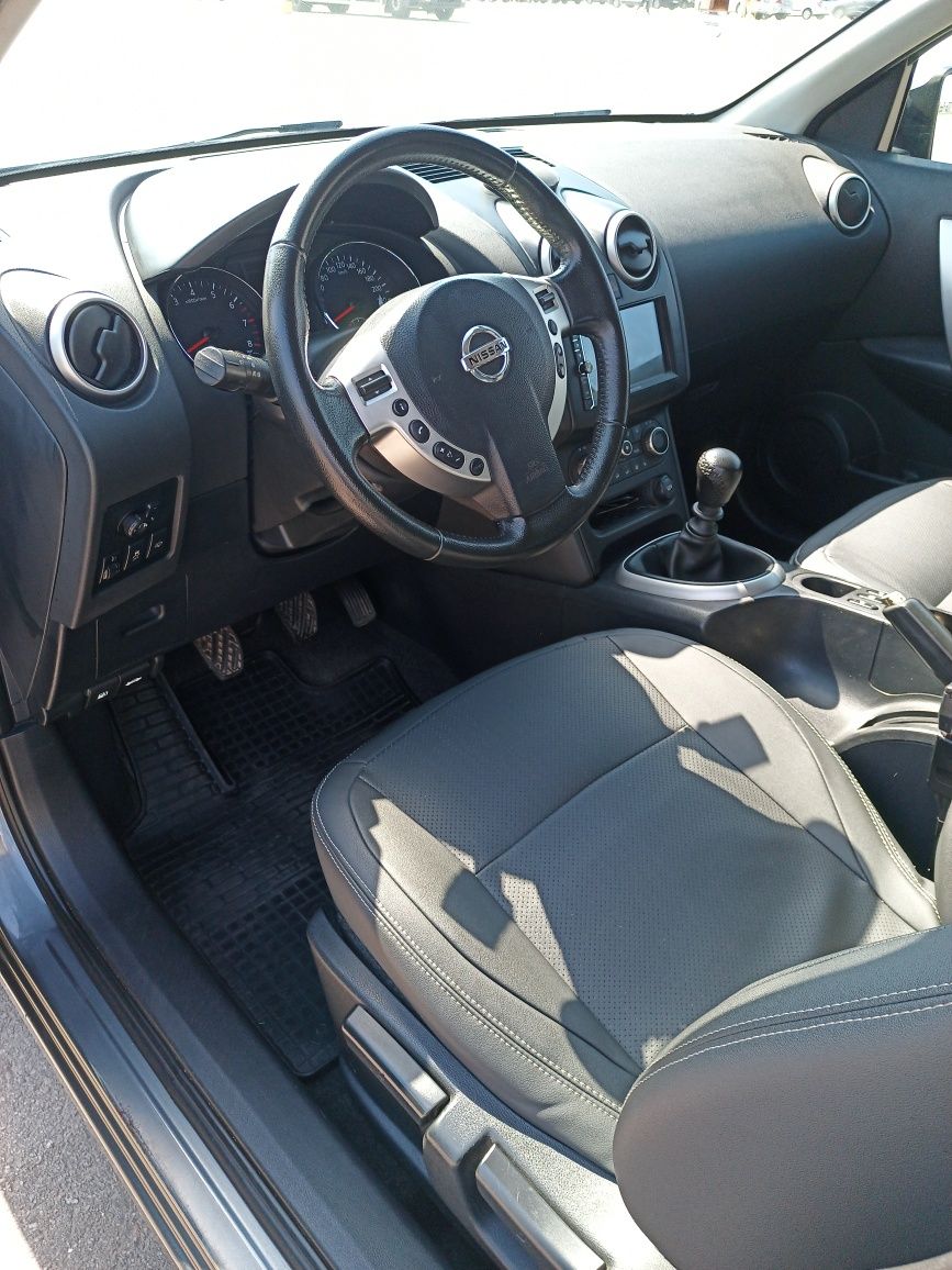 Продам NISSAN QASHQAI , 2011год, 2,0 бензин механика.