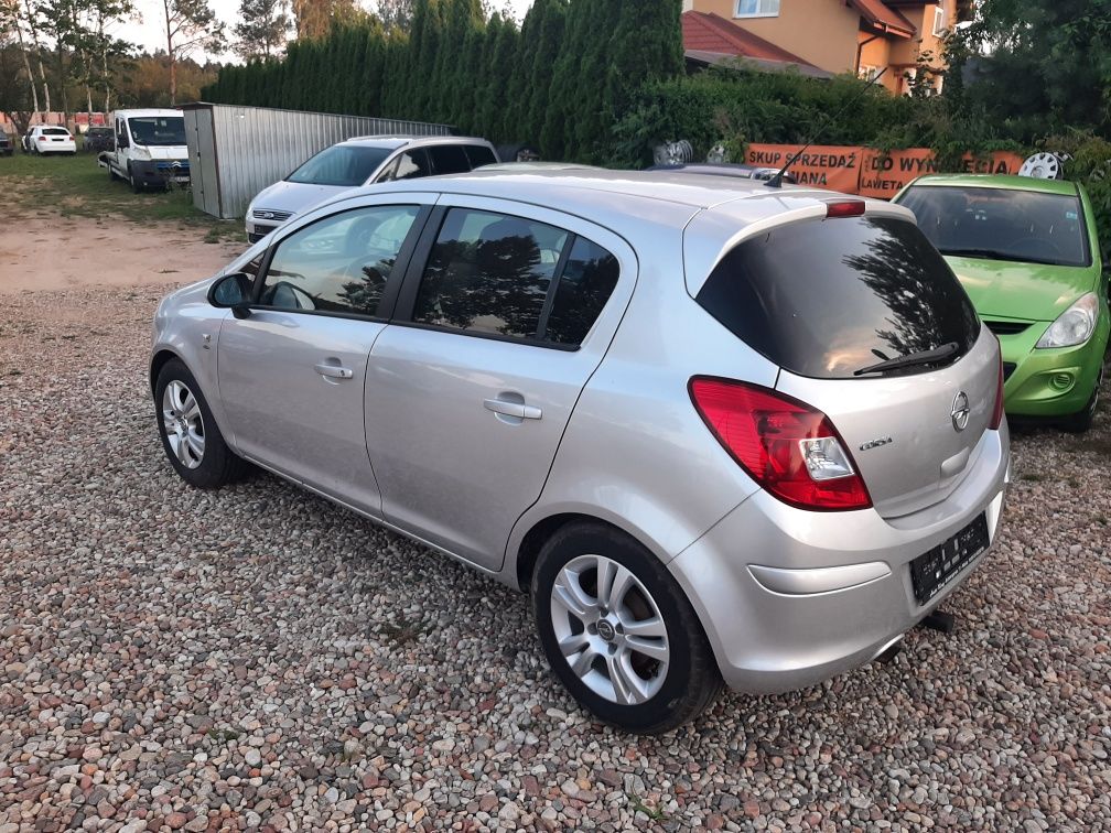 Opel Corsa 1.4 Benzyna – 2012 r. – Zadbana, Gotowa do Rejestracji