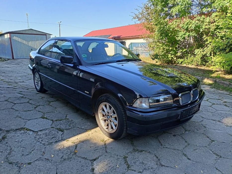 BMW E36 coupe 316i . Auto w świetnym stanie. Środek idealny.