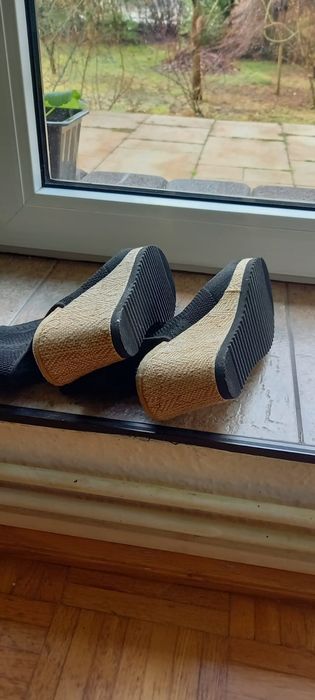 Czarne letnie sandały 38