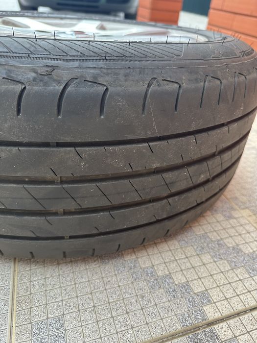 Jantes 16 Mercedes c/ dois pneus em bom estado