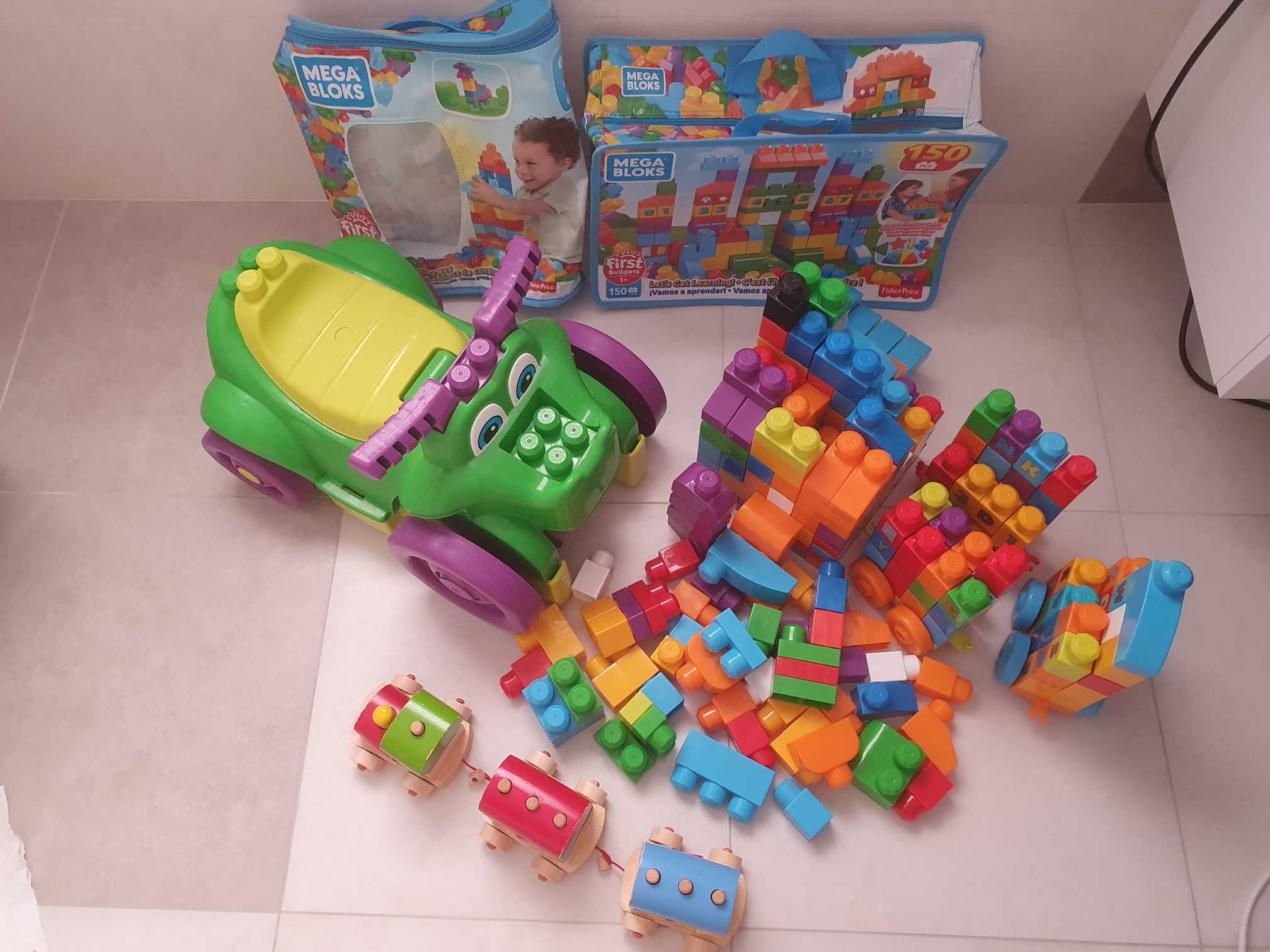 Klocki Mega Bloks + jeździk zjadacz klocków
