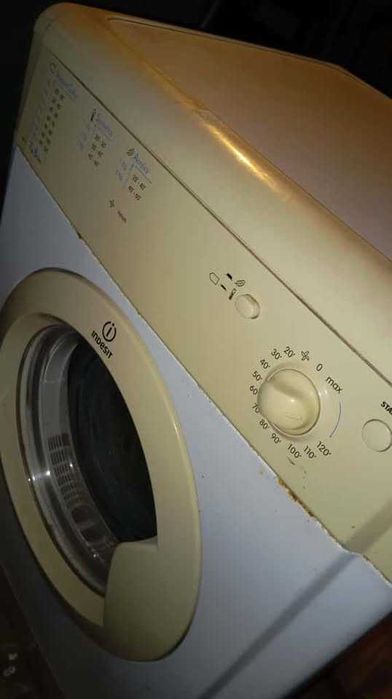 Máquina de secar roupa INDESIT