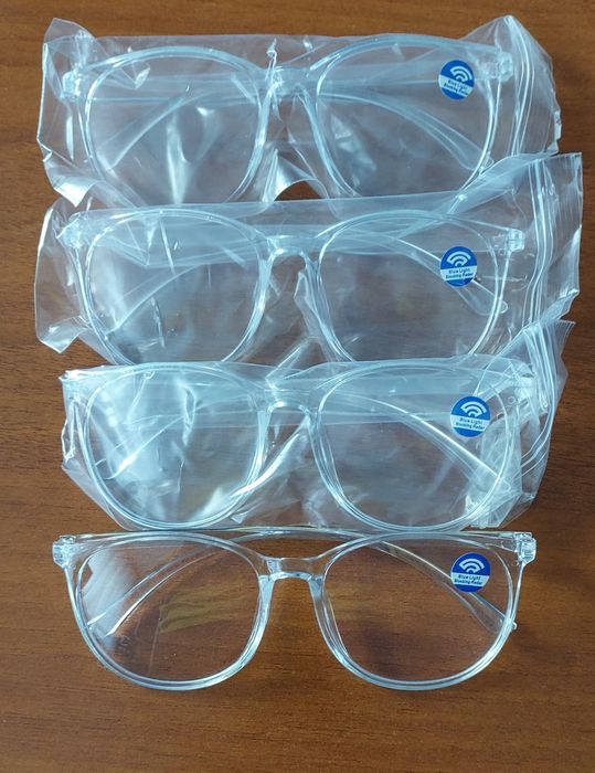 Новогодняя акция! Очки + подарок!