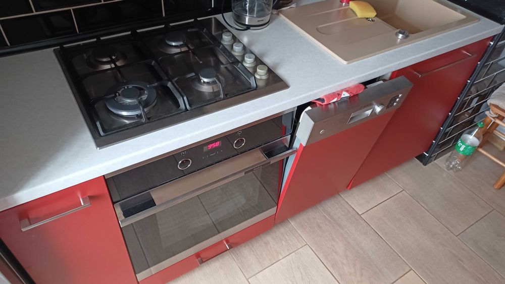 Meble kuchenne, zestaw mebli kuchennych, kuchnia BLUM CZERWIEŃ BEŻ !