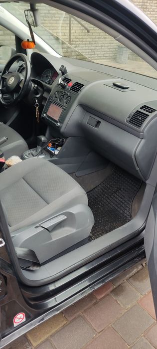 Продам Фольксваген ТУРАН 1,9 ТД АКПП 2005