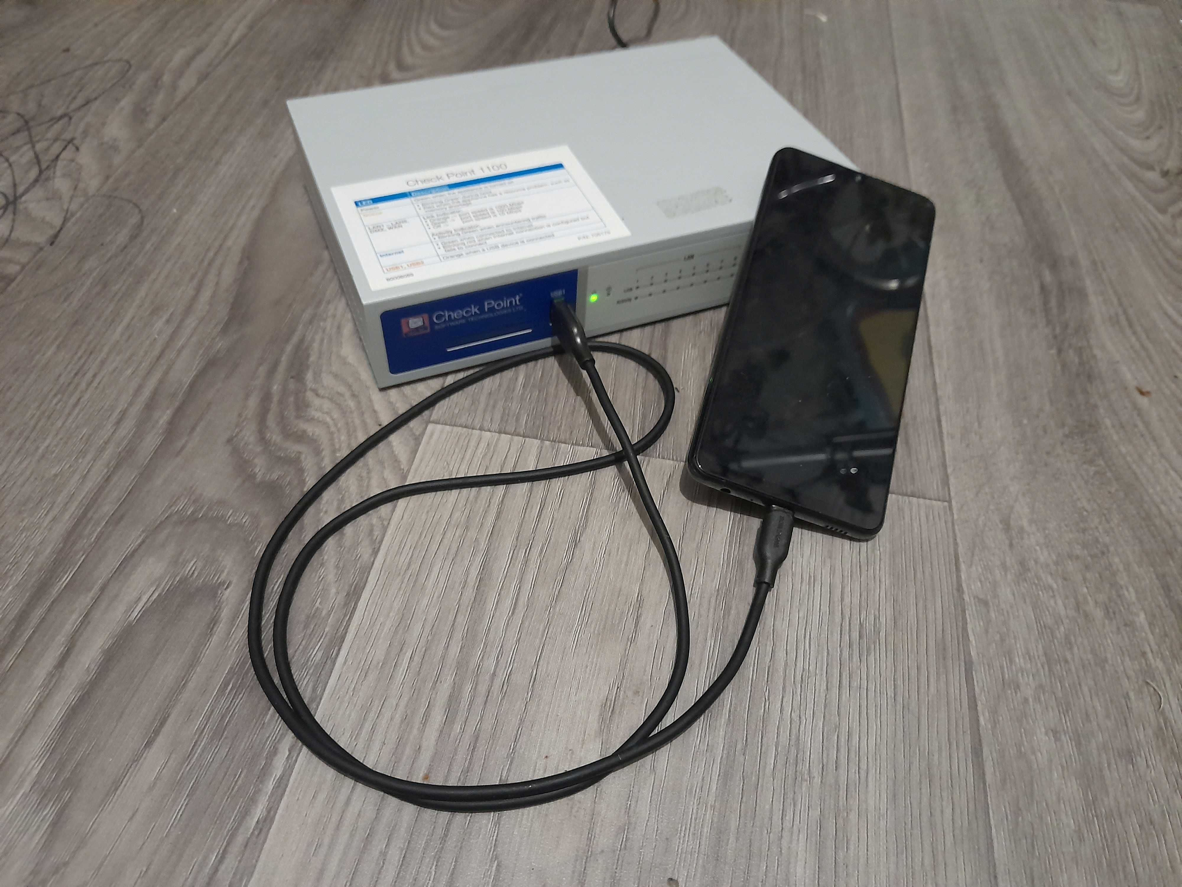 Продам роутер Check point L-50 SG-80A 1100