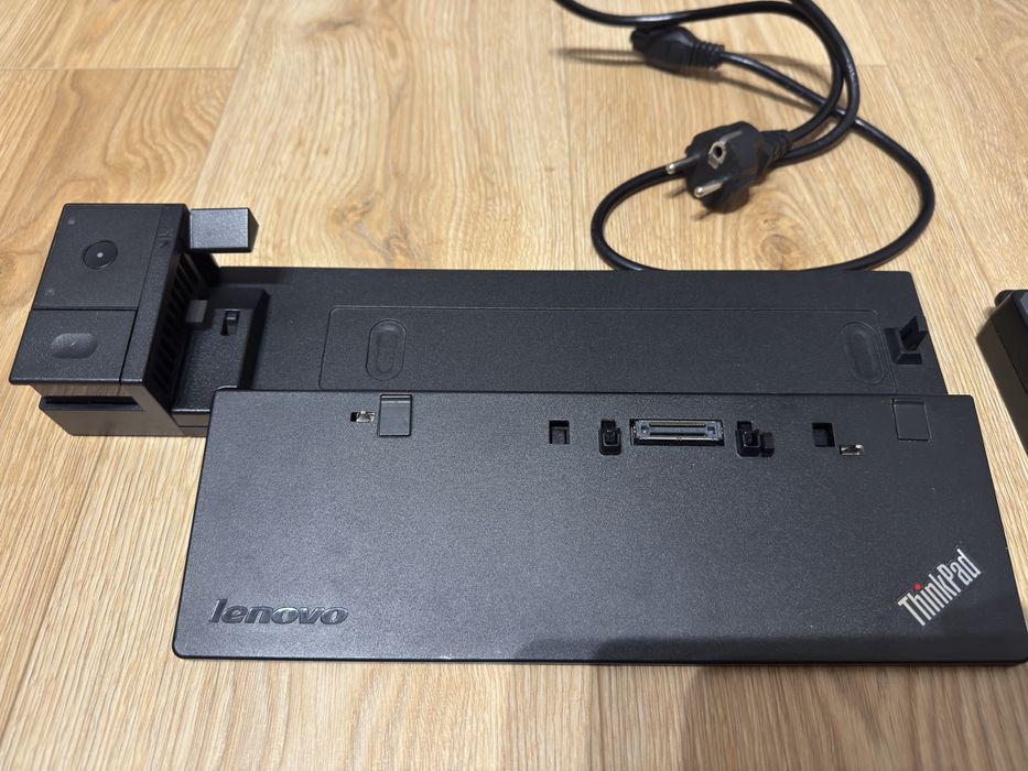 Stacja dokująca ThinkPad 40A2 Lenovo Ultra dock, zasilacz 65 W. Hdmi