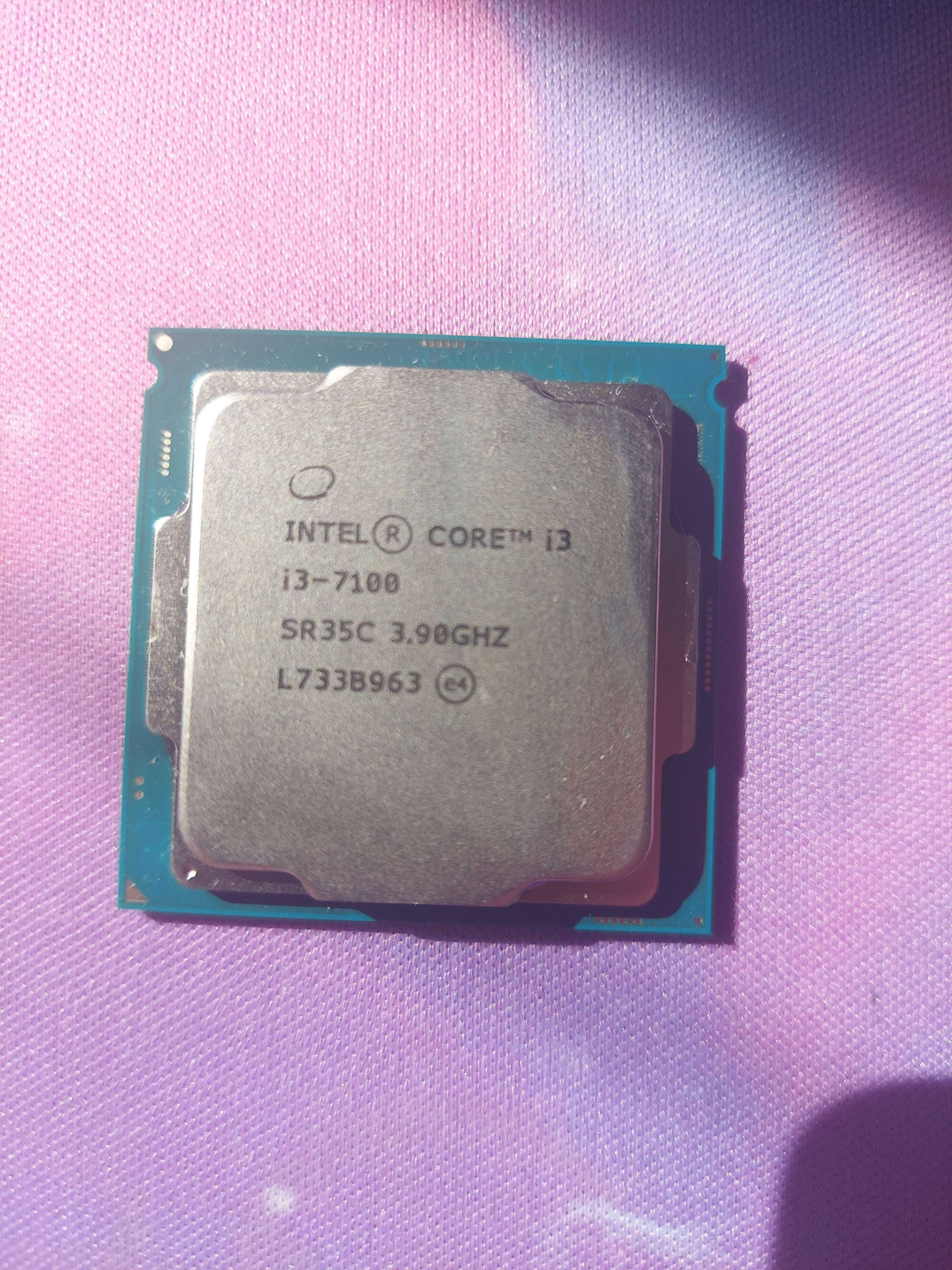 Intel Core i3-7100 3.90 GHz, 3912 Mhz, 2 rdzenie, 4 procesory