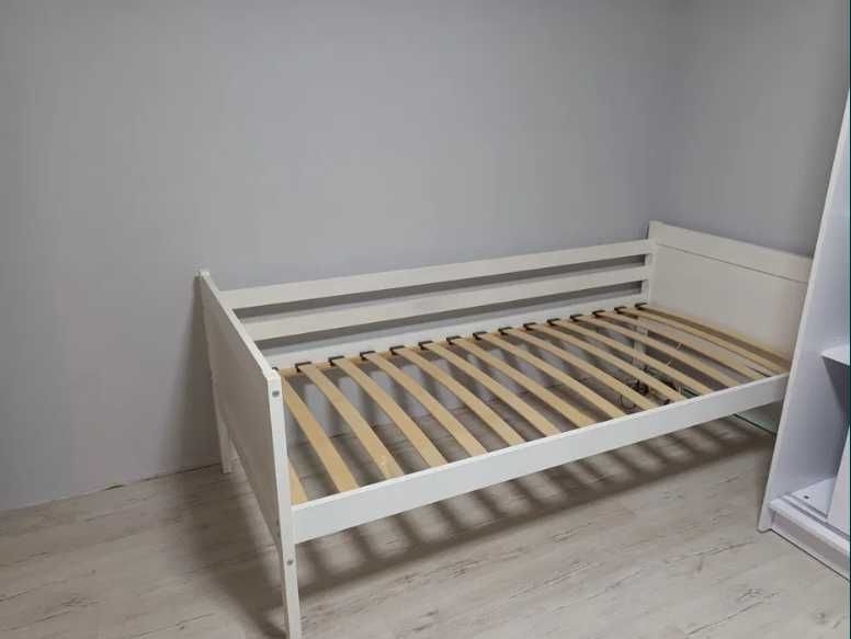 Łóżko piętrowe w stylu IKEA