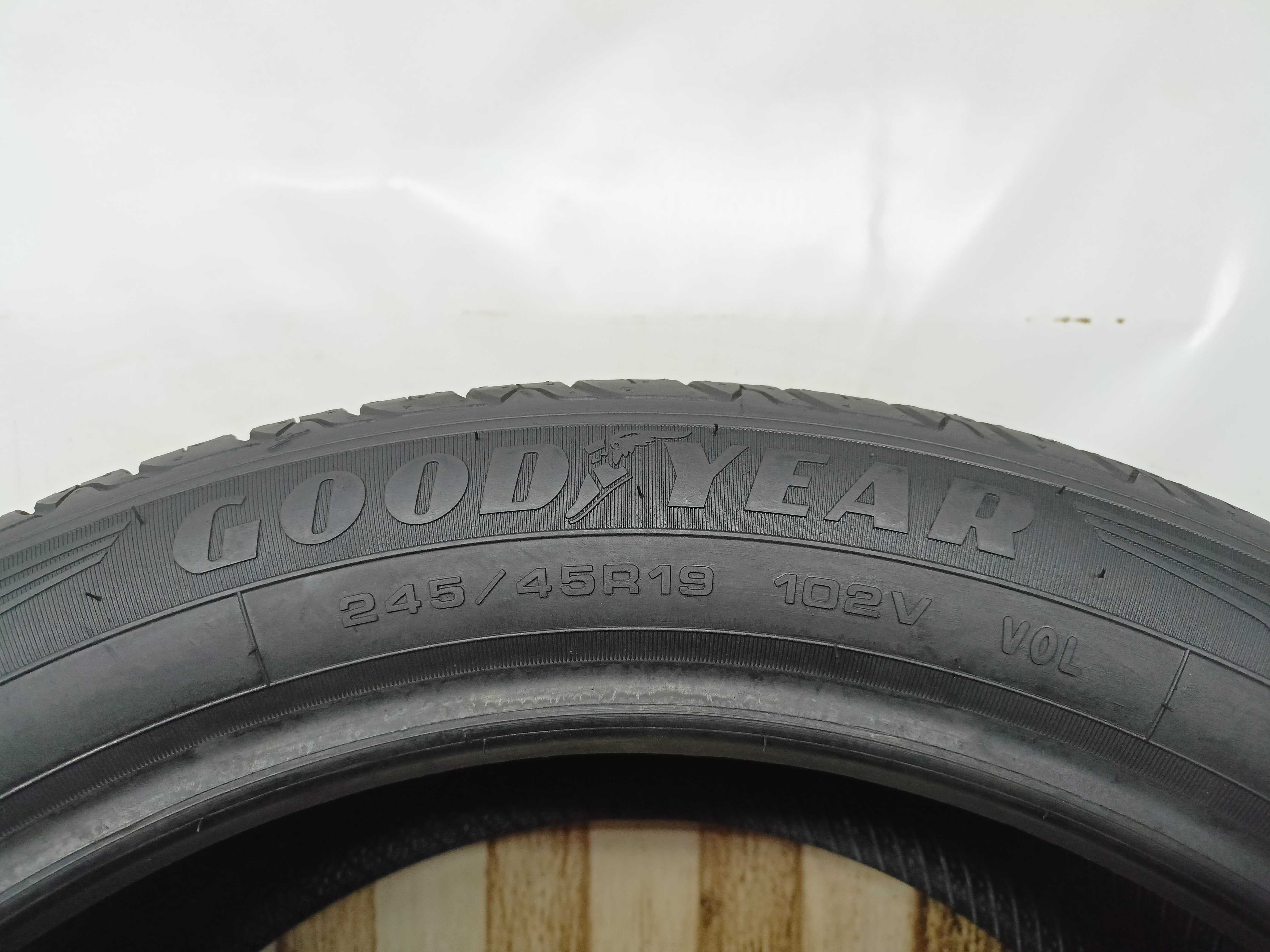 Goodyear Efficientgrip 245/45/19 2023r. 102V 7,5mm Jak Nowa (2103)