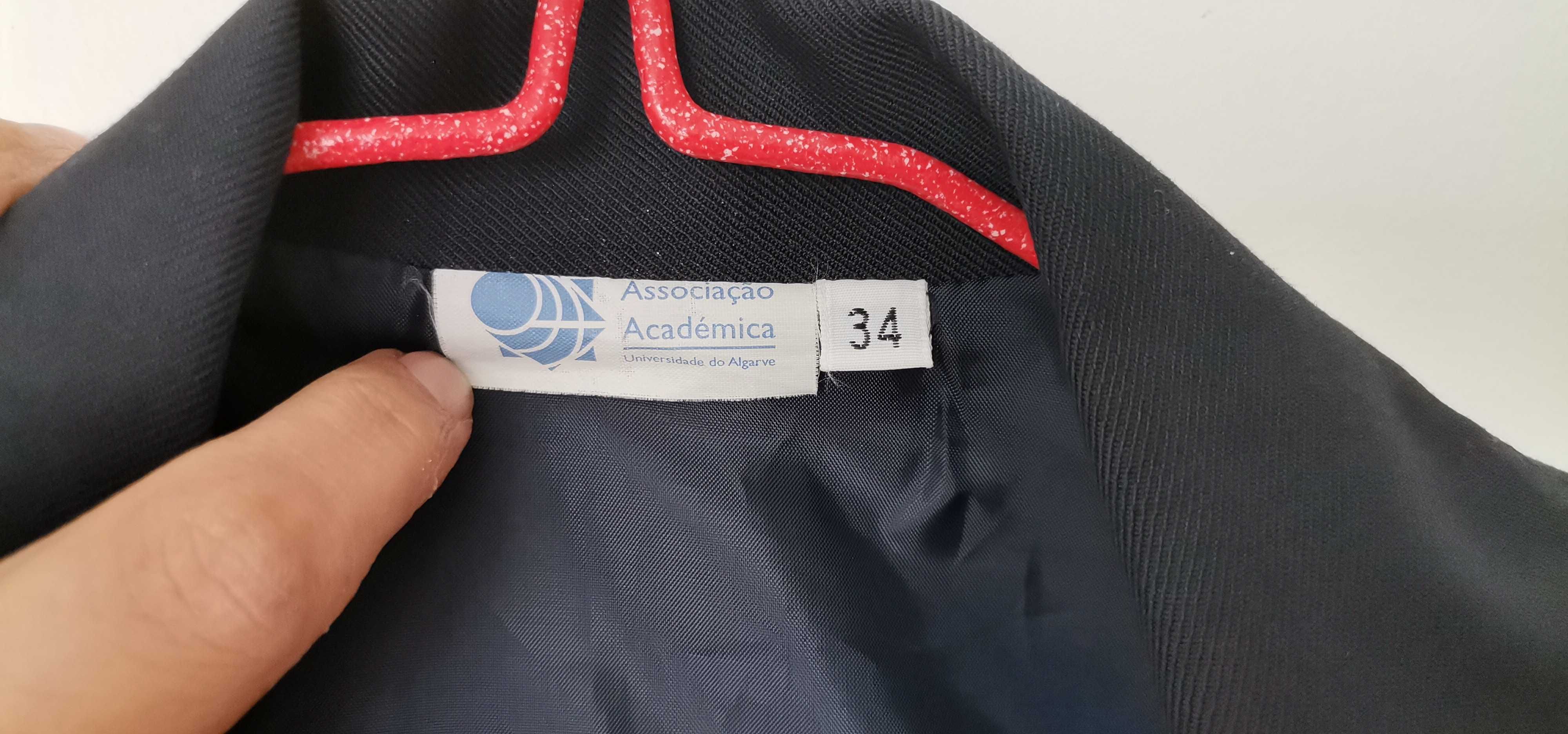 Traje académico UALG