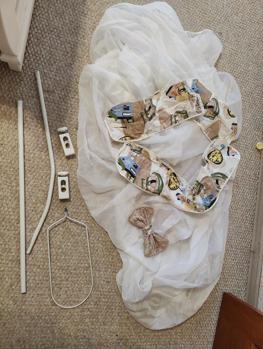 Балдахін на дитяче ліжко /тримач для балдахіну, ковдра, наматрацник