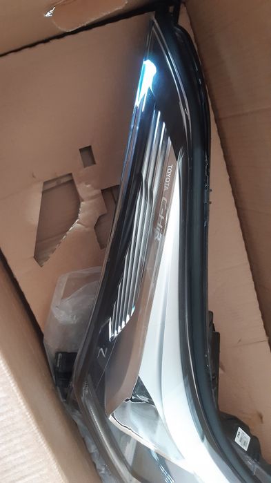 Lampa przednia prawa TOYOTA CHR stan bardzo dobry FULL LED
