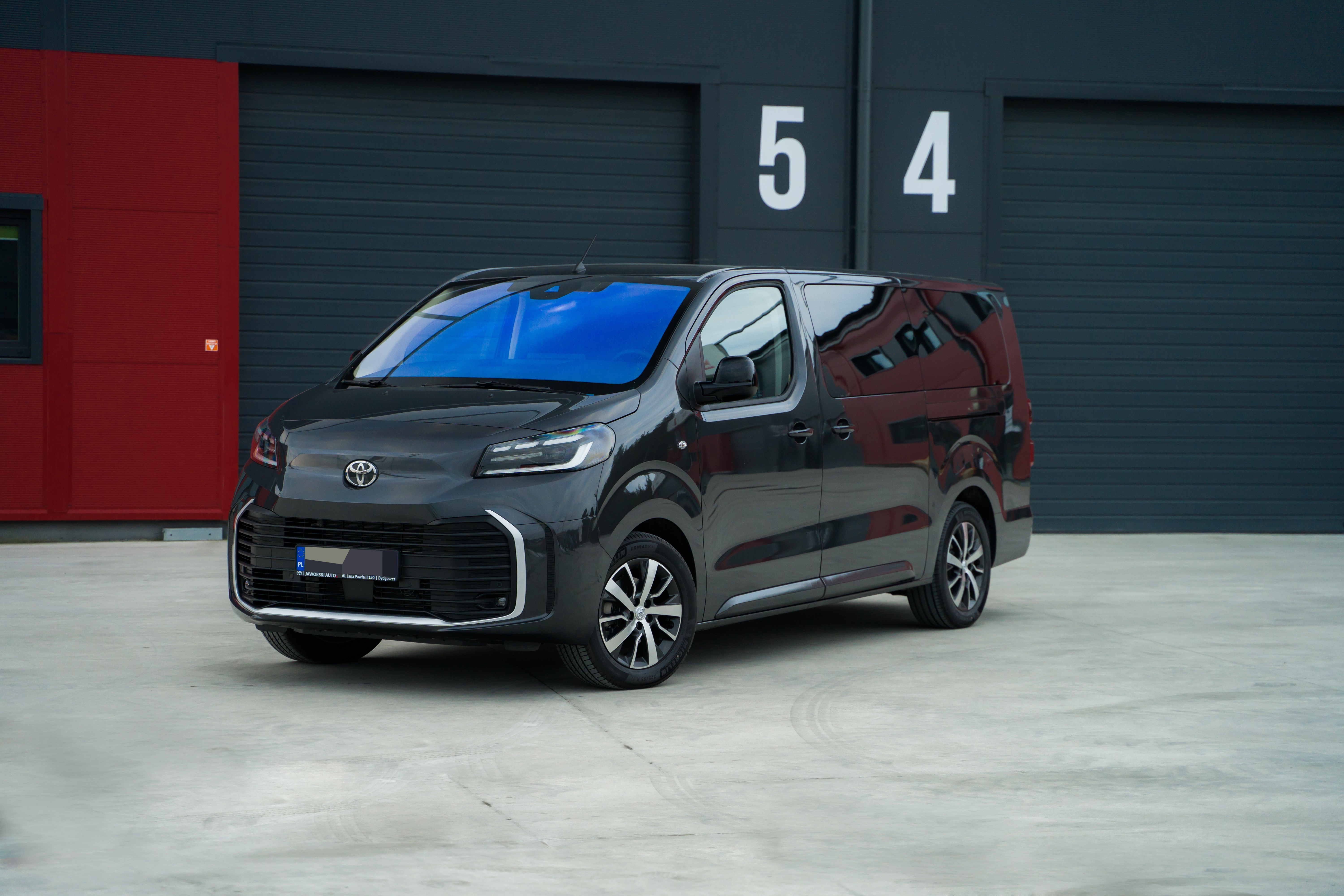 Wynajem Busa 9-Osobowy Toyota ProAce Verso Model 2025 Business Automat