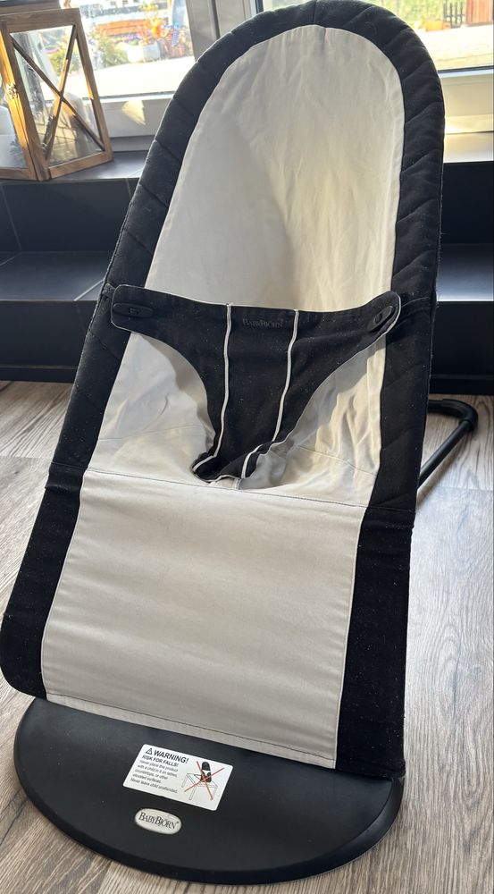 Leżaczek bujaczek babybjorn