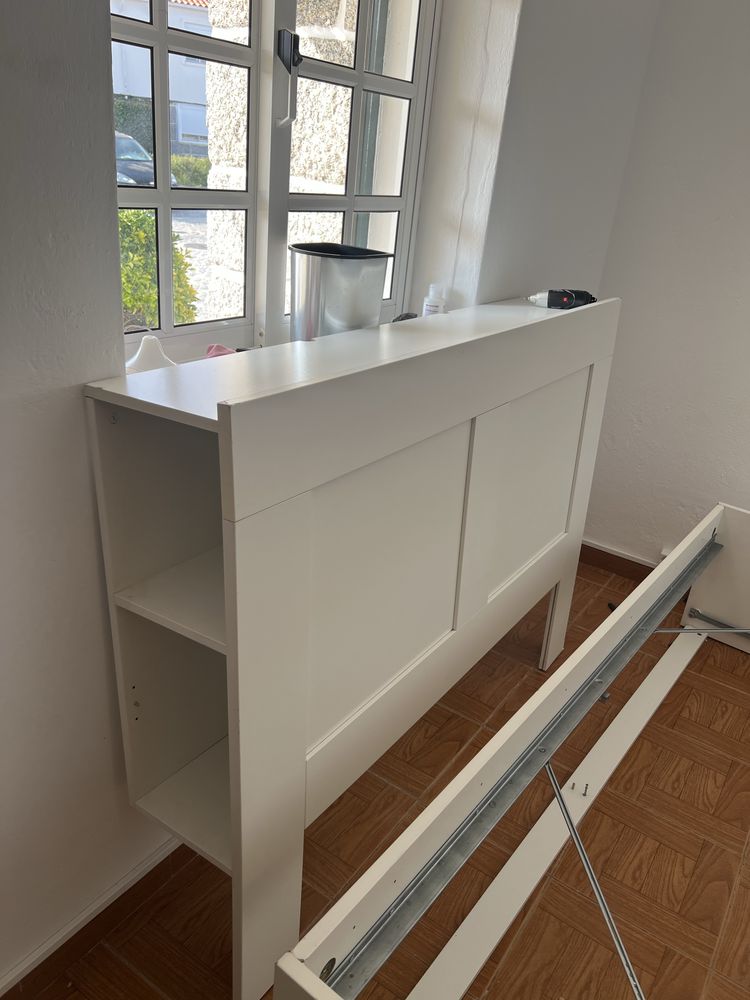 Cabeceira com arrumaçao ikea