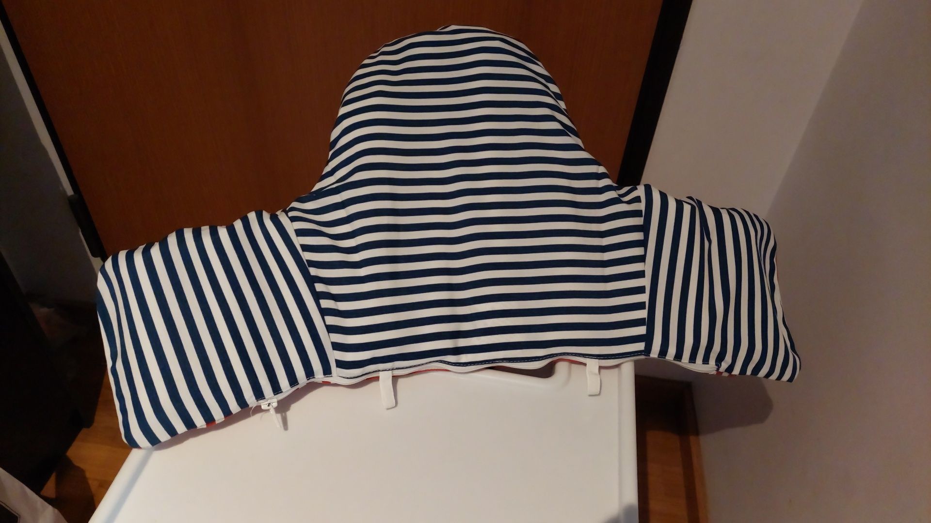 Cadeira da papa Ikea com almofada