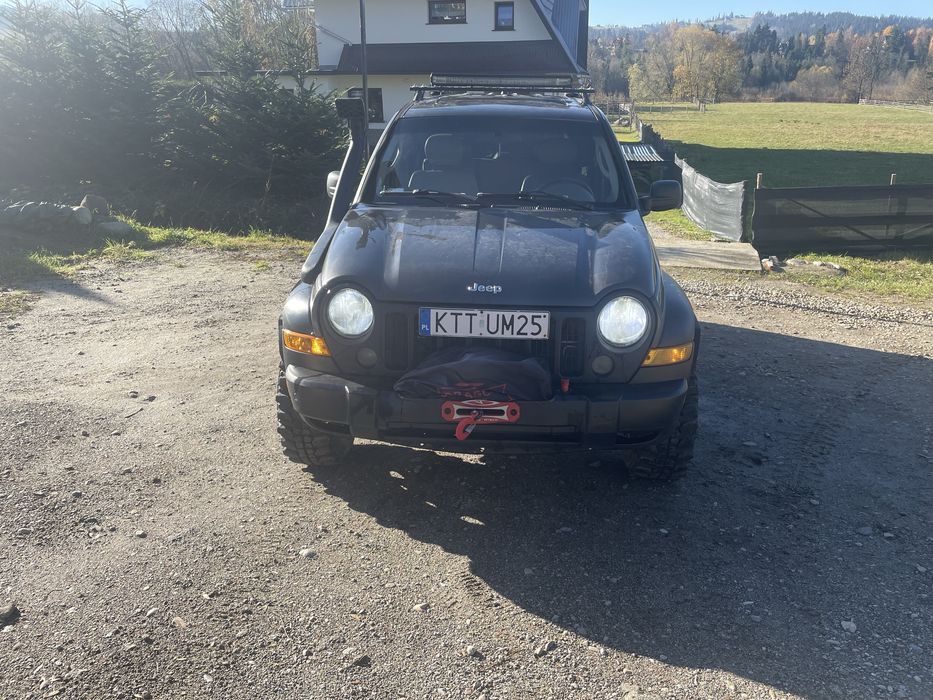 Jeep liberty cherokee kj 4x4  3.7 +LPG