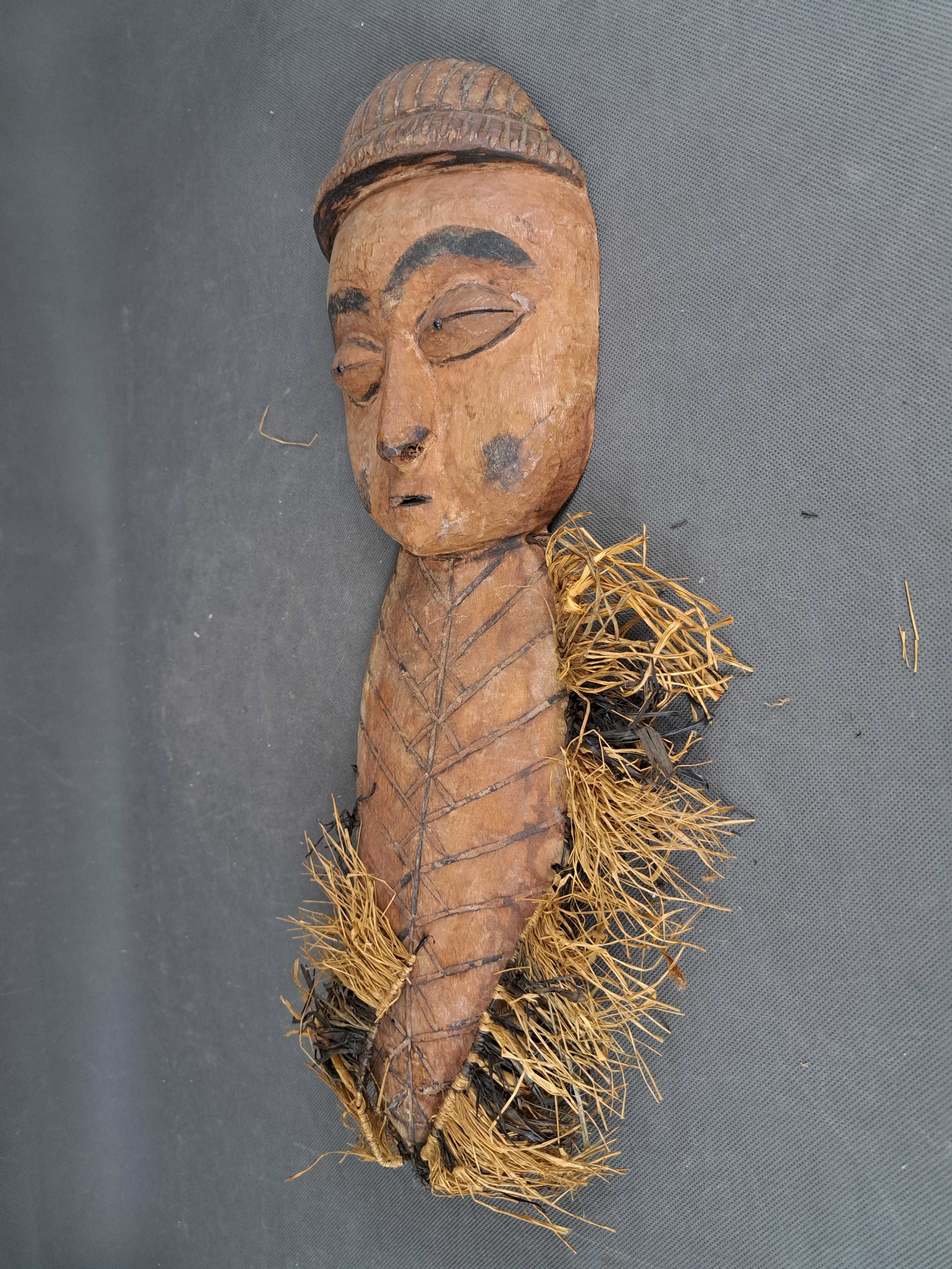 Drewniana rzeźba afrykańska, wys. 48 cm