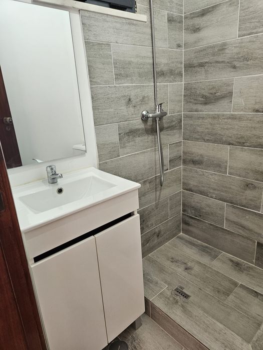 Apartamento com 2 quartos , cozinha ampla e marquise com vista