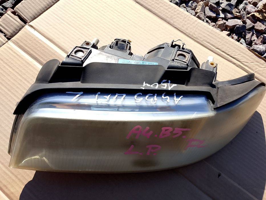 Lampa prawy przód Audi A4 B5 LIFT,8D0941.004AK, 003AK