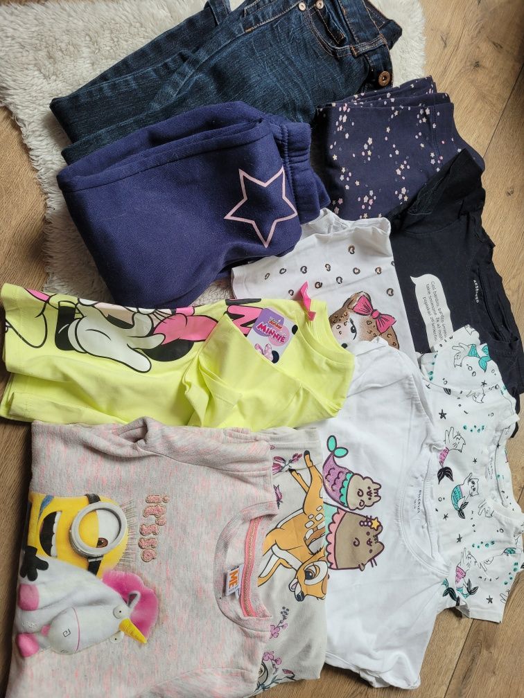 Paka 122-128 ubranka paczka ubrań spodnie t shirty Minnie Minionki