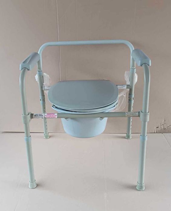 Стілець-туалет складний.